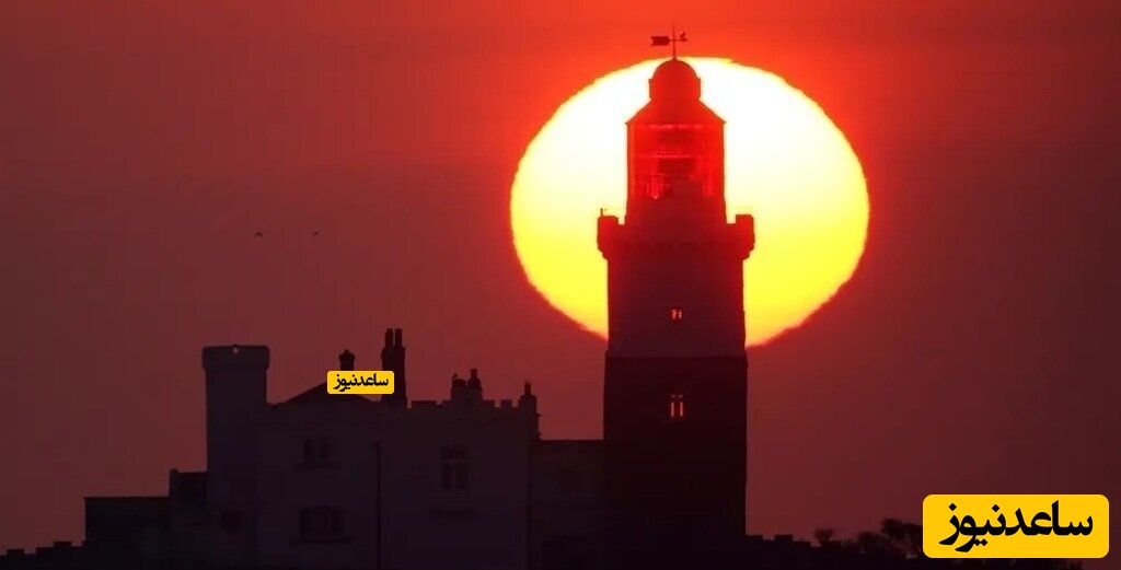 خورشید پشت فانوس دریایی