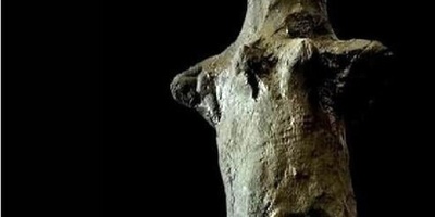 کشف مجسمه 3000 ساله با اثر انگشت سازنده روی آن+عکس
