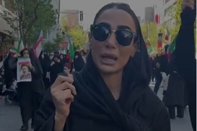 گریه دختر ایرانی در کف خیابان: محل کار من یک کوچه با بیت رهبری فاصله نداره و در این 6 سال نشد که...+فیلم