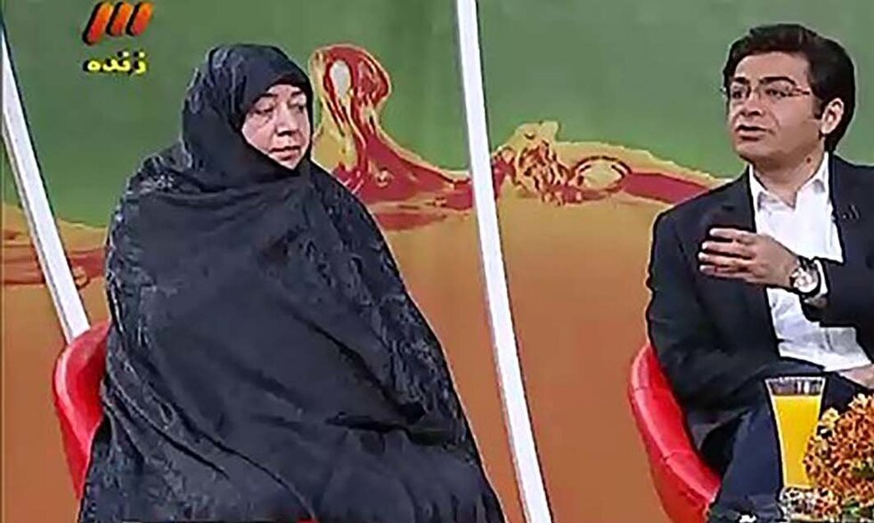 (ویدئو) شعرخوانی فرزاد حسنی برای مادرش در برنامه زنده /هوا خوبه تو هم خوبی...
