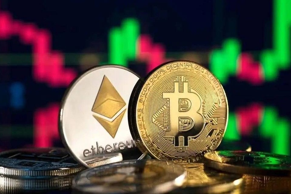 لیست کامل ارزهای دیجیتال امروز 14 آبان 1404/ سقوط ادامه‌دار بیت‌کوین، سرمایه‌گذاران در وضعیت هشدار!