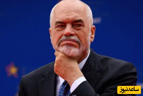 زانو زدن آقای نخست‌وزیر مقابل جورجیا ملونی