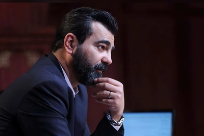 مشاعره بهزاد خلج و متهم با شعر استاد حسین منزوى، فضاى دادگاه رو شاعرانه کرد