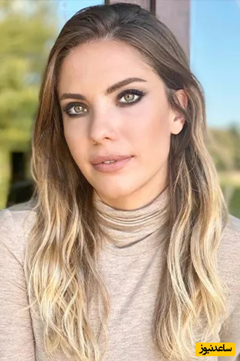 استایل متفاوت و کیوت ادا اجه که خیلی کم سن و سال‌تر از خودش نشونش میده/ مثل دخترای دبیرستانی شده