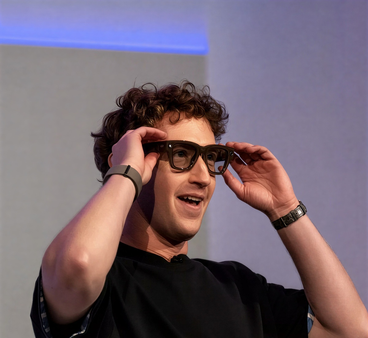 (ویدیو) عینک فوق هوشمند جدید متا دیسپلی  انقلابی در تکنولوژی/ خوراک امتحانات نهاییه جون میده برا تقلب!😎