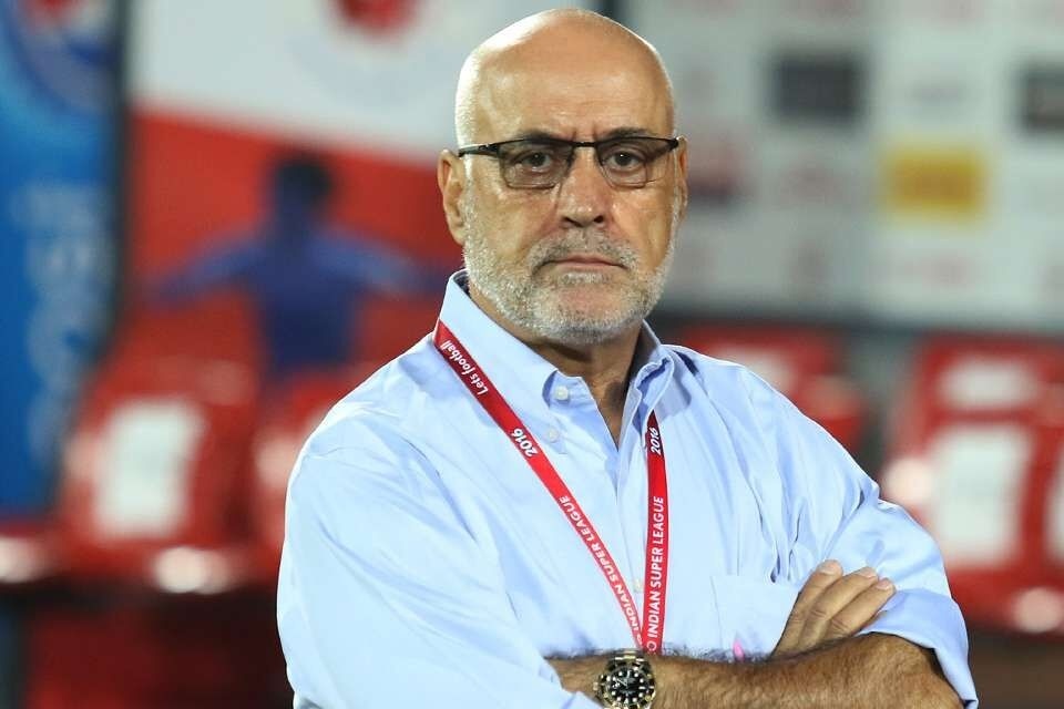 عابدزاده و پیروانی هر کاری می‌کردند تا در پرسپولیس موفق نشوم/ اگر می‌دانستم این کارها را در پرسپولیس می‌کنند، هرگز سرمربی‌اش نمی‌شدم