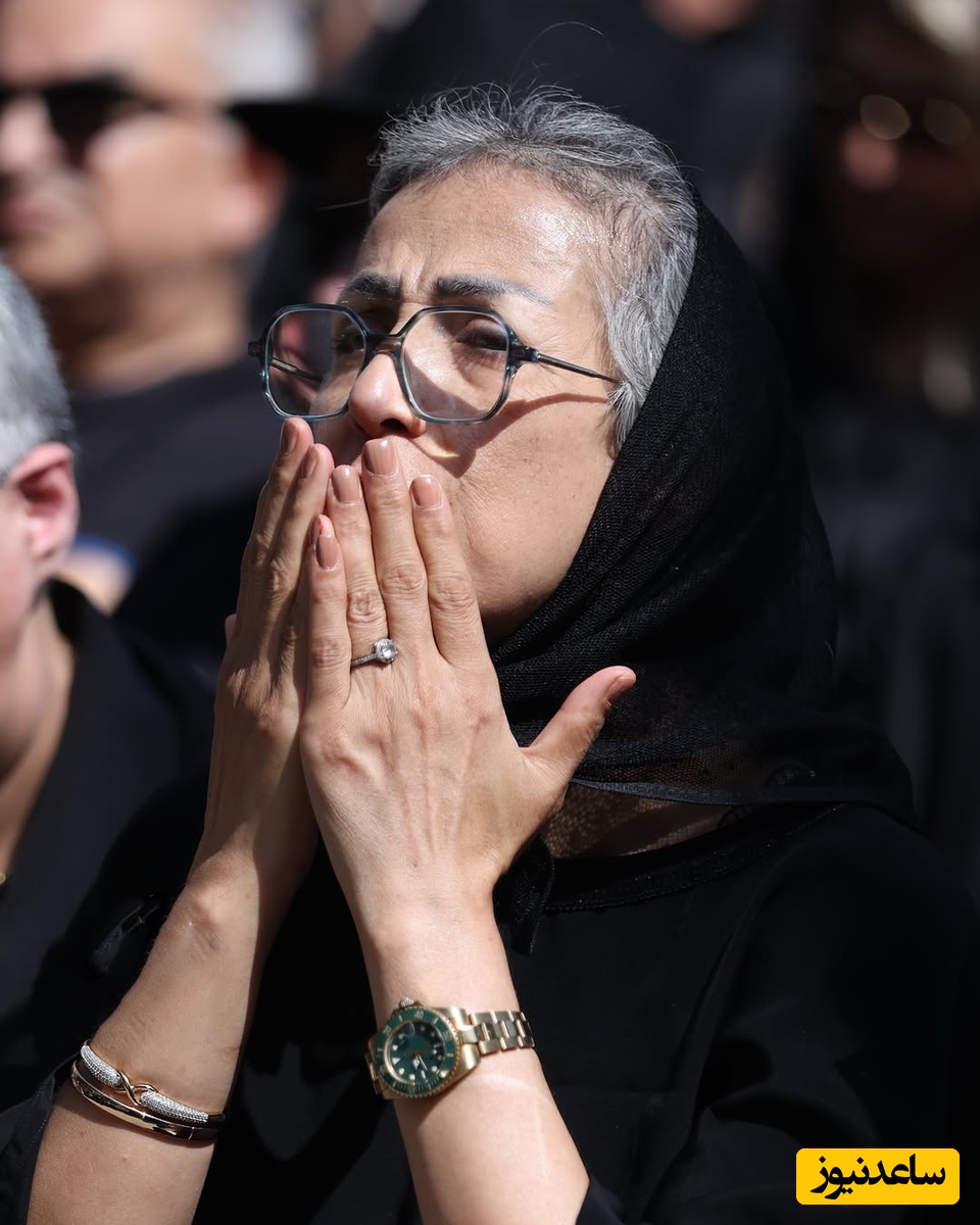 همسر اکبر عبدی رخت عزا را از تنش درآورد؛ حضور متفاوتش بر سر خاک همسرش پربازدید شد