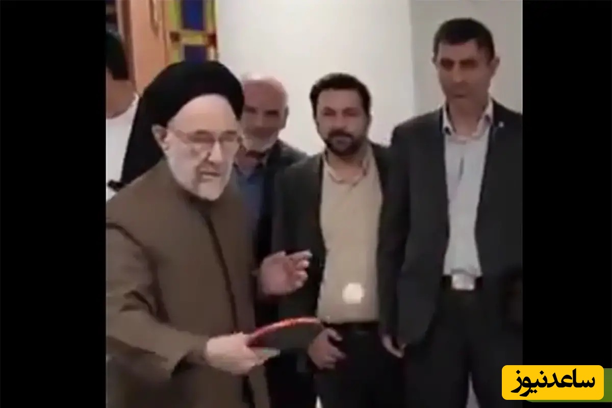 (ویدیو) پینگ‌پنگ بازی محمد خاتمی در یزد/ رئیس‌جمهور اسبق با بازی حرفه‌‌ای‌اش همه را حیرت‌زده کرده...