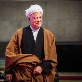 فیلمی جالب و دیده نشده از رانندگی آیت الله هاشمی رفسنجانی با پراید در سال 72/ روحشان شاد