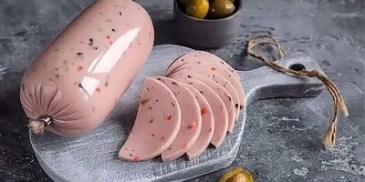 فقط در دقیقه کالباس را آماده کن! آموزش راحت‌ترین کالباس مرغ و قارچ خانگی بدون مواد نگهدارنده