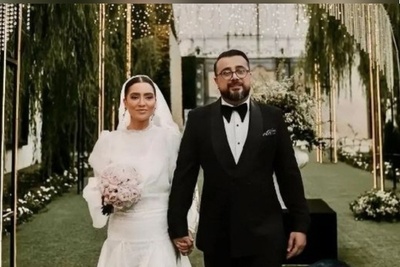 ببینید| داستان عاشقانه‌‌‌یِ زیر یک سقف؛ همه چیز درباره ماجرای آشنایی و ازدواج سپند امیرسلیمانی و مونا کرمی که عروس خانم مخالف سرسخت مزدوج شدن بود!