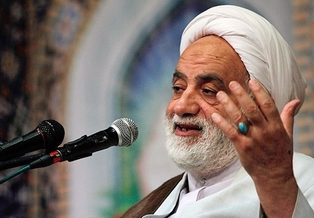 (ویدیو) خنده دار ترین خاطره‌ی حاج‌آقا قرائتی از شب عروسی/ ببین چجوری برا مردم با زبون طنز درس زندگی میده!😂