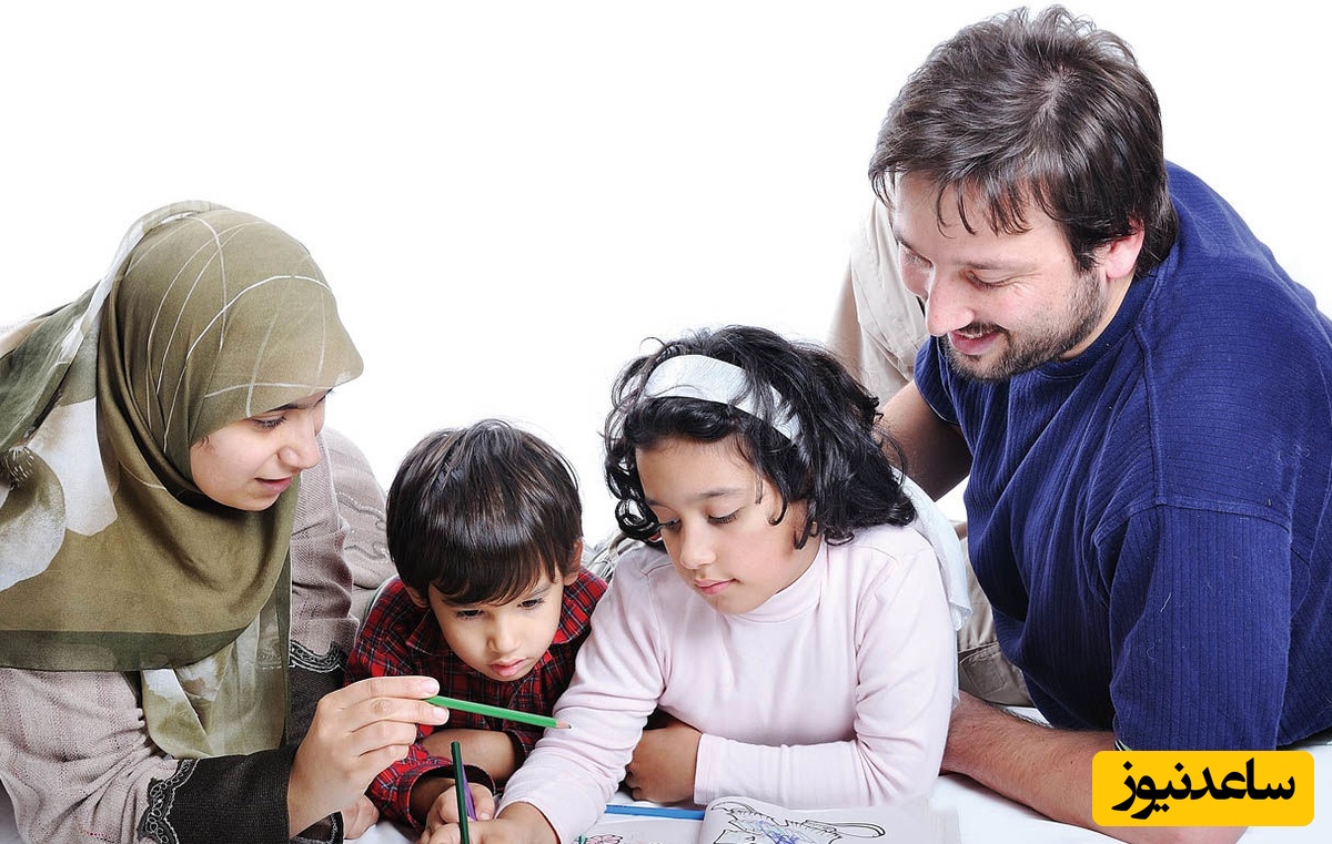 نحوه پوشش والدین در حضور فرزندان باید چگونه باشد؟