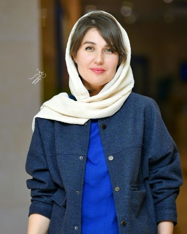 گلوریا هاردی دیگه حسابی ایرونی شده! 
آرایش غلیظ ایرانی چهره گلوریا هاردی رو از این رو به اون رو کرد!