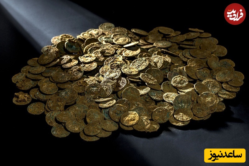 تعدادی از سکه‌های گنجینه، قبل از پاکسازی 