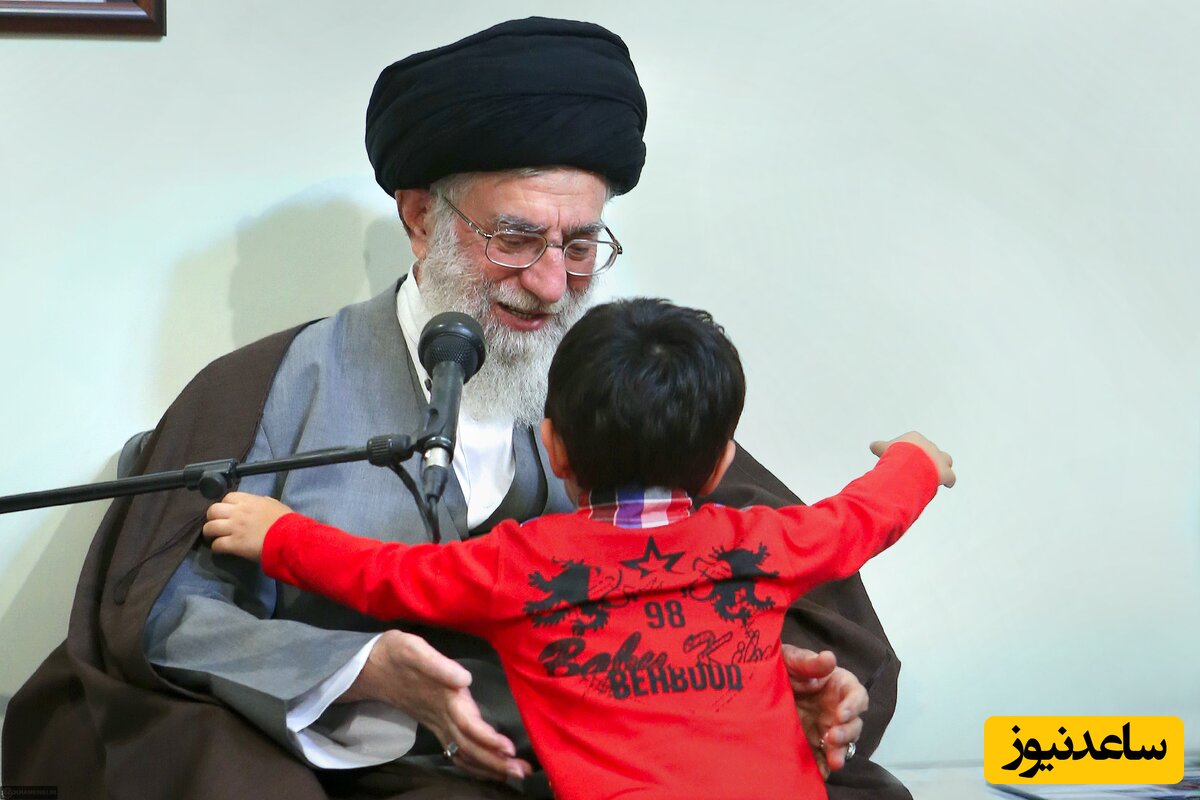 (عکس) نگاه محبت آمیز رهبر انقلاب به کودکان افغانی / عنایت آقا به فرزندان شهدای تیپ فاطمیون