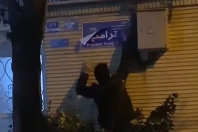 (فیلم) تغییر نام یک کوچه به نام ترامپ توسط اغتشاشگران؛ وقتی قربانی تجاوز عاشق متجاوز می‌شود!