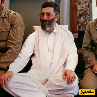 رهبر انقلاب با لباس بلوچی 