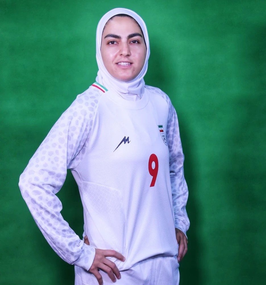 زهرا قنبری: ان‌شاءالله بتوانم پا به پای رونالدو تا 40 سالگی پیش بروم، من تا به جام‌جهانی نروم، فوتبال را رها نمی‌کنم!