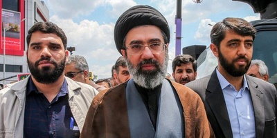 چه کسانی با آیت‌الله سیدمجتبی خامنه‌ای پس از انتخاب شدن به رهبری دیدار داشتن؟ عراقچی شانس دیدار با رهبر معظم انقلاب را داشته یا نه؟