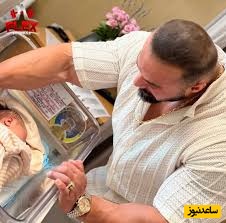 تشکر بهروز تابانی از دوستش از هدیه طلایی برای پا قدم ناز دخترش؛ دلاریس + عکس/ چه شیک و اعیانی