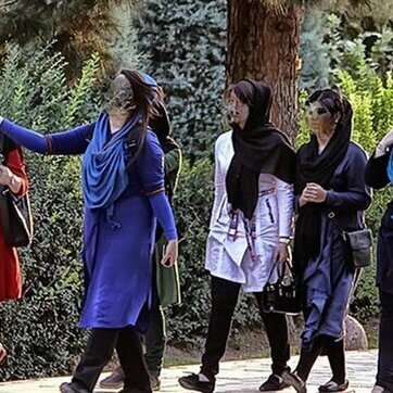 مشاور رسانه ای احمدی نژاد: 70 تا 75 درصد زنان زیر 40 سال در تهران روسری ندارند!