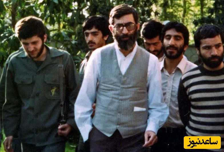 سفر به تاریخ؛ «رهبر شهید انقلاب» با لباس ارتشی و دوربین در سنگر؛ دهۀ 60