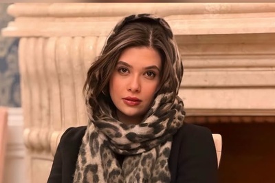 نگاهی به قصر صورتی نفس بازغی در منزل پدری؛ چیدمانی که دنیایی از ظرافت و دخترانگی است/ از مبلمان رنگی و لوستر دفرمه تا چرتکه و اشیا سنتی و...