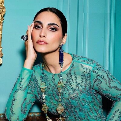 لباس طلای مدل ایرانی از خانه مد لبنانی روی فرش قرمز کن آتیش به پا کرد!