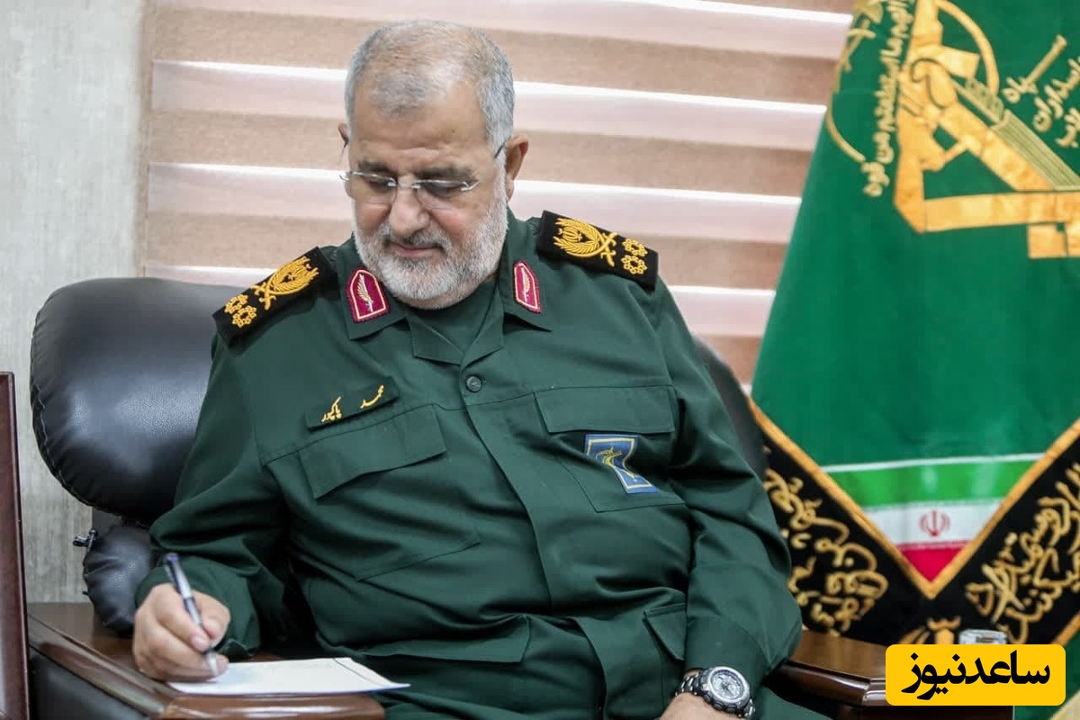 (عکس) فرمانده سپاه در حال دیدن تصویر ناو آمریکایی ارسال شده با پهپاد ایرانی‎/ سربازای آمریکایی روحشون‌هم خبر نداره که زیر رصد سپاه هستند!