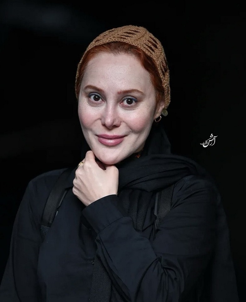 تصویر زیرخاکی از آرام جعفری در راه کسب علم و دانش/ چقدر شیطون و بانمکه این بشر😍