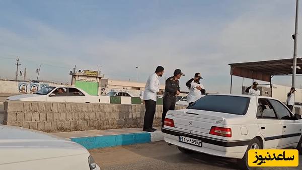 ببینید| احترام نظامی سربازان کفن‌پوش به مردم+ ویدیو