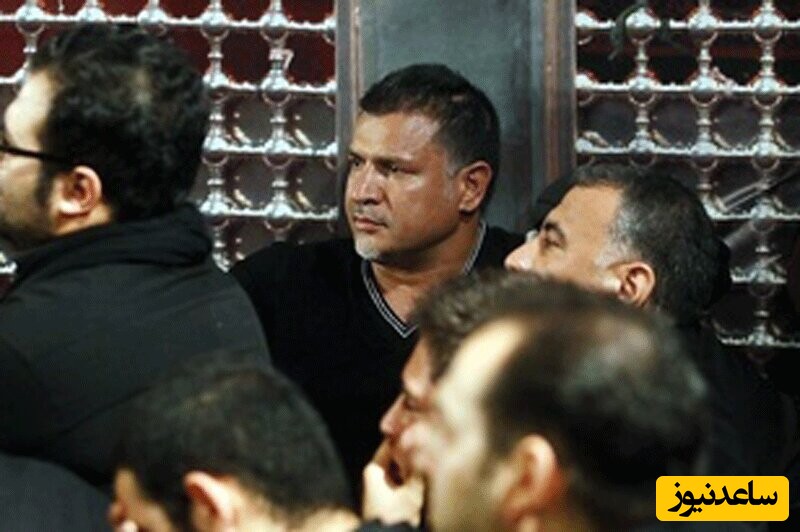 سینه زنی علی دایی در مراسم شب احیای مسجد اردبیلی های تهران/ مولا علی پشت و پناهت شهریار فوتبال+فیلم