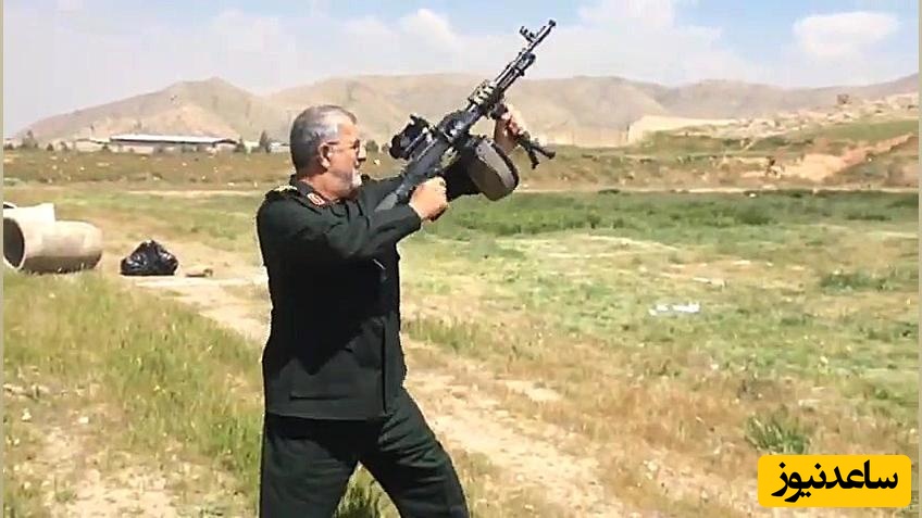 شلیک 400 گلوله با تیربار گرینوف در حالت ایستاده توسط فرمانده کل سپاه+ویدیو/ نشان دادن توانایی و اقتدار نیروهای مسلح به سبک سردار پاکپور