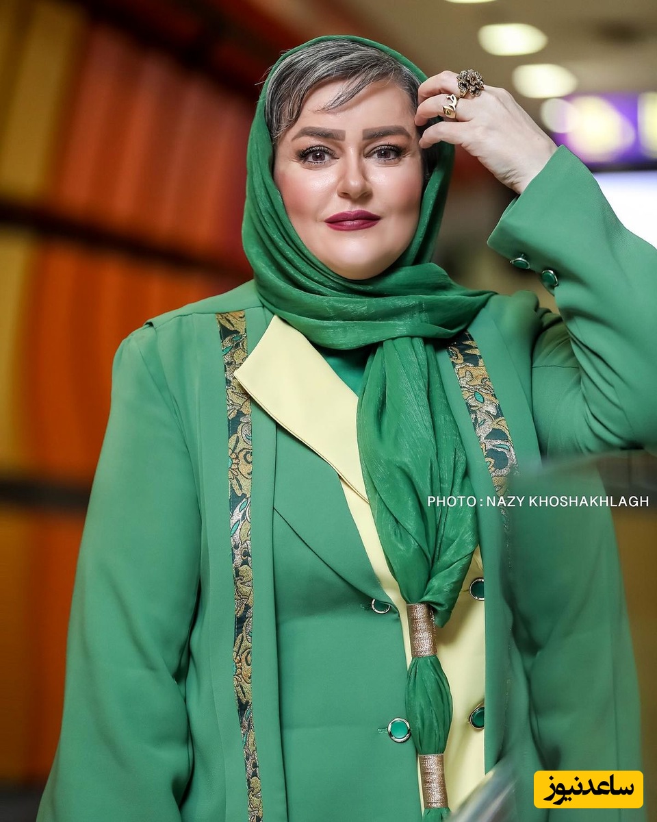 گشت و گذار نعیمه نظام‌دوست با استایل گل گلی، در سواحل داغ کیش/ چه ژستایی هم میگیره😂+ ویدئو