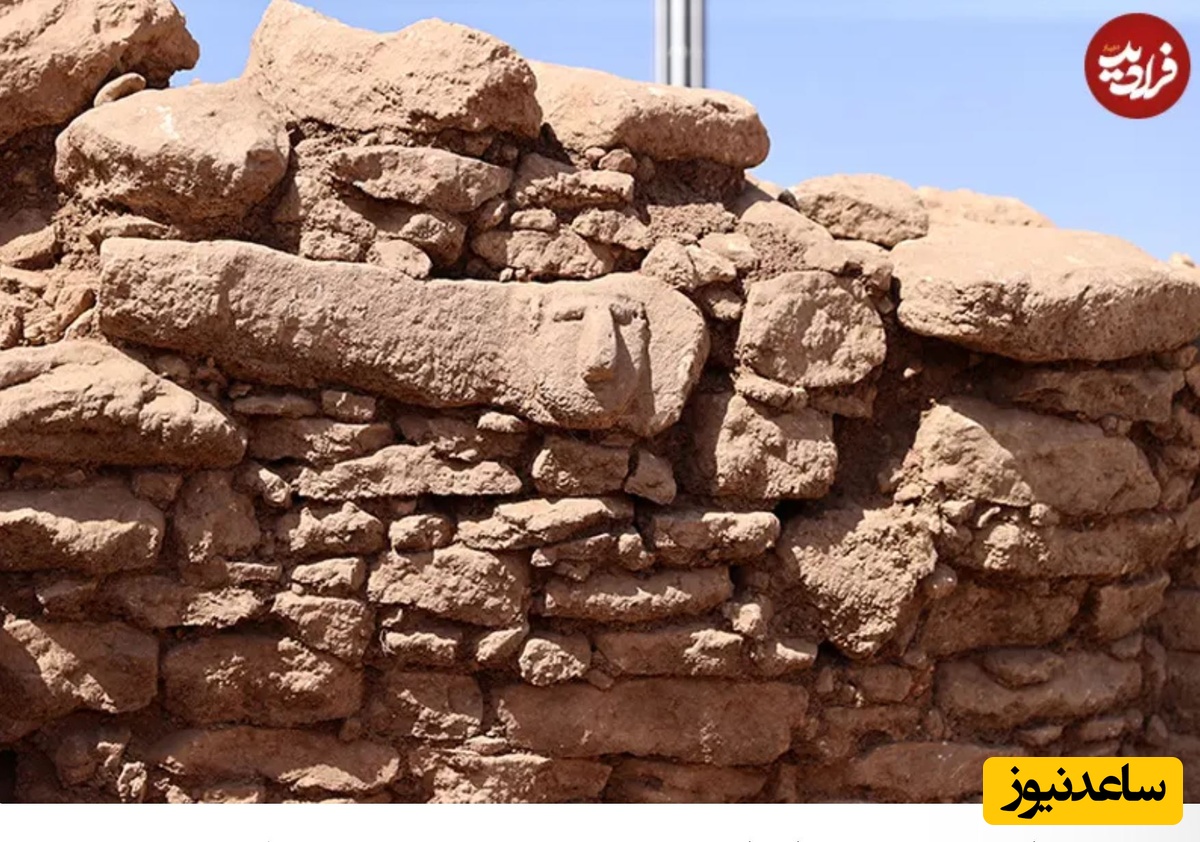 یک سازه نوسنگی 17 متری با ردیف‌های نشیمنگاه سنگی پلکانی و سرهای انسانی حجاری‌شده که داده‌های نادری از زندگی جمعی اولیه ارائه می‌دهد