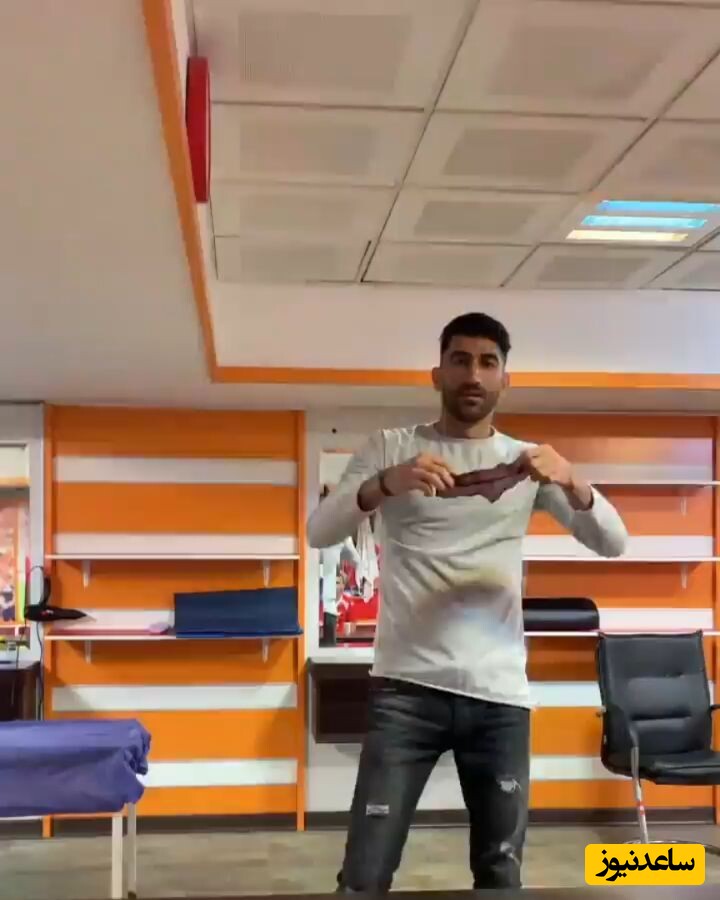 شعبده بازی باحال و خنده دار بیرانوند با یک دستمال وسط رختکن/ کی فهمید چیکار کرد؟😅+فیلم