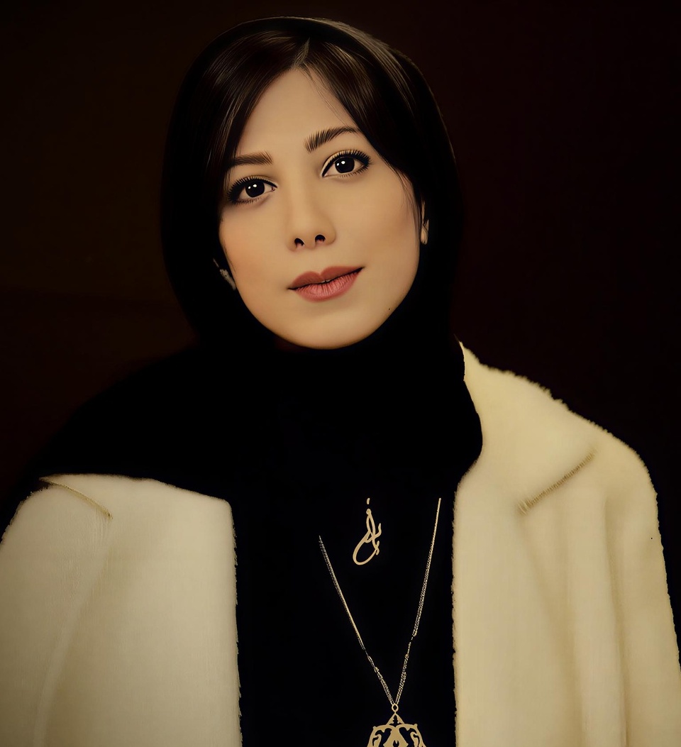 (ویدیو) احساسی‌ترین شعر مولانا با صدای آرامبخش باران نیکراه: یک نفر نان داشت اما بی‌نوا دندان نداشت/ آن یکی بیچاره دندان داشت اما نان نداشت...