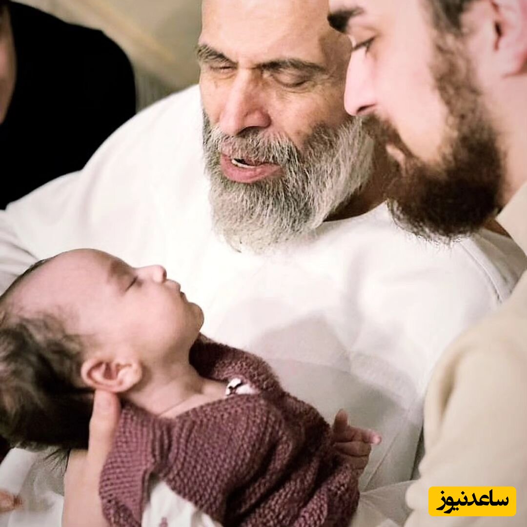 احمد خمینی در کنار پدربزرگش (آیت الله بجنوردی) و دخترش «ایران»