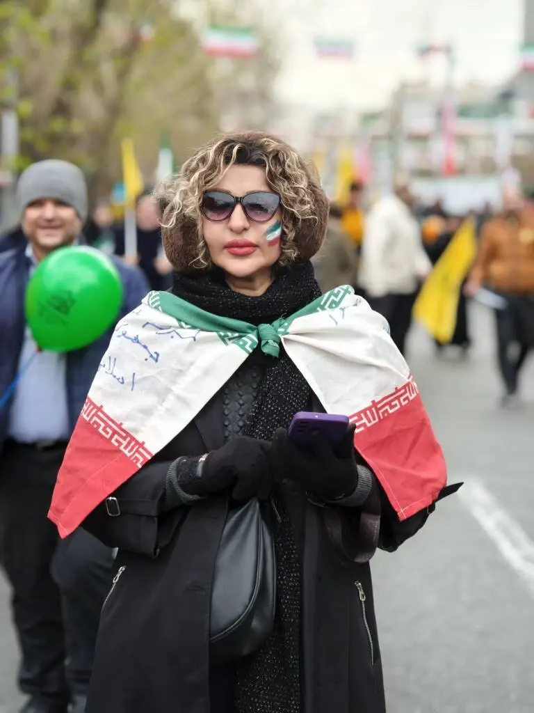 چرا در راهپیمایی‌ها با افراد کم‌حجاب مصاحبه می‌شود؟؛ پاسخ به یک پرسش متداول در رسانه ملی+ویدیو