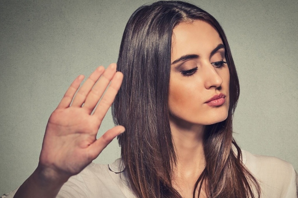 7 رفتاری که نشان میدهد کسی نمیخواهد دوست شما باشد