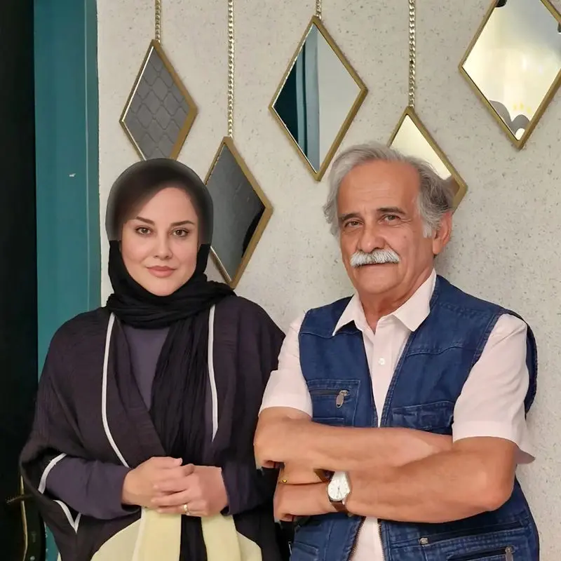 ببینید| وقتی سادگی در خانه‌یِ پدری آشا محرابی غوغا می‌کند؛ با دیدن دکوراسیونِ بدون تجملات منزل اسماعیل محرابی عاشق سادگی می‌شوید