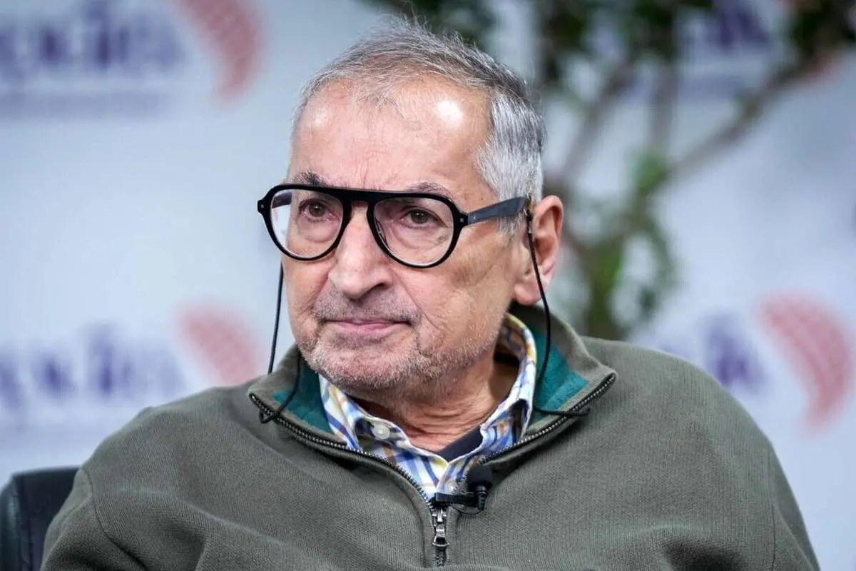 صادق زیباکلام: مقابل متجاوز می‌ایستیم / حامیان  ایرانی اسرائیل در خارج مثل منافقین دوران جنگ تحمیلی اند