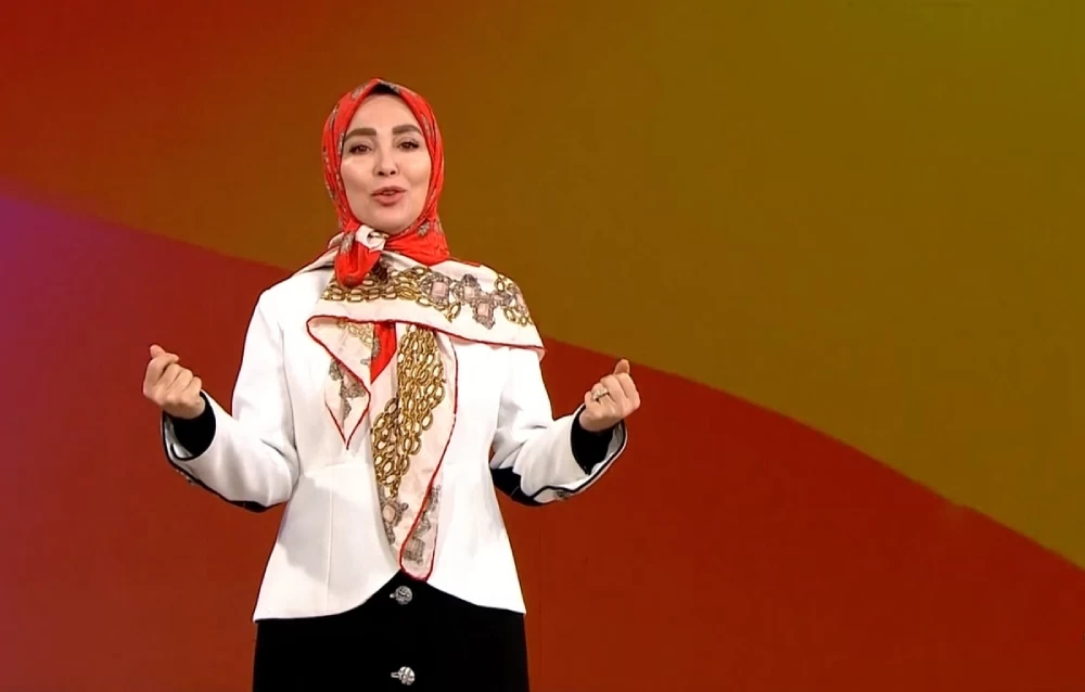 فیلمی پربازدید از واکنش ژیلا صادقی هنگام پخش آهنگ کُردی؛ به وجد آمدن خانم بازیگر با شنیدن آهنگ محلی