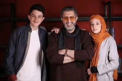 اعترافِ تماشایی یوسف صیادی: پدری که «نه گفتن» را بلد نیست! همیشه از مهر مادری گفتیم؛ اما این بار از «قهرمانِ بی‌صدای» خانه می‌گوییم!