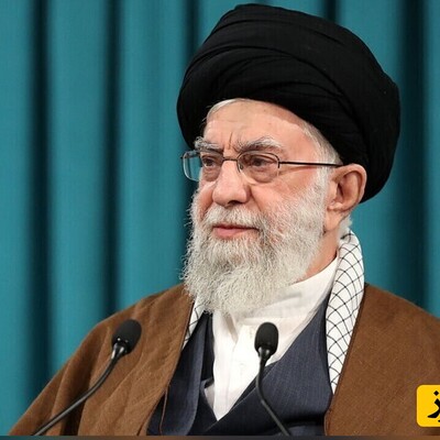 رهبر شهید انقلاب در بین همکلاسی‌هایشان در کلاس ششم ابتدایی؛ نوجوانی 12 ساله و معمم