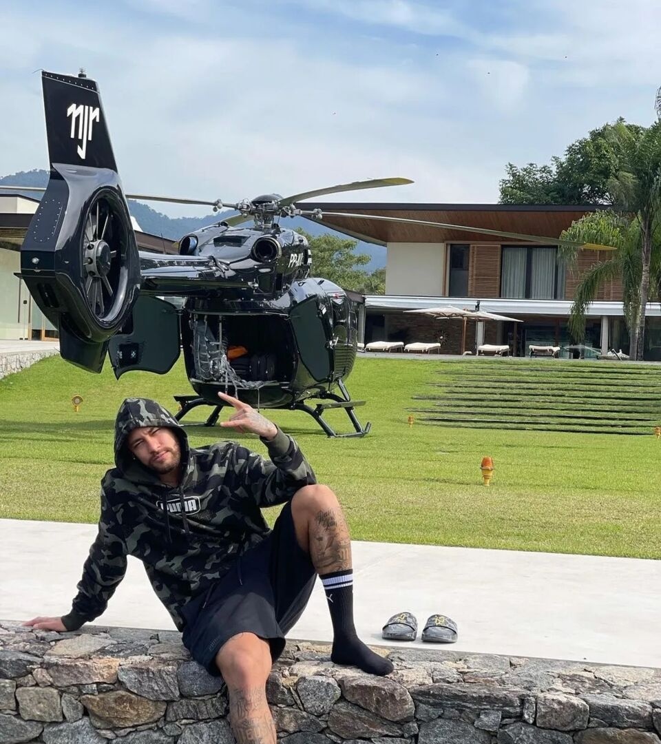 نگاهی به خونه زندگی شاه نشین و مجلل نیمار با حیاط باصفا و دلباز+عکس/ خونه نگو کاخِ فرعونِ مصر بگو😍