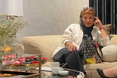 نگاهی به سلیقه «زنانه و اصیل» سیما تیرانداز در چیدمان منزلش؛ از مبلمانی سبزرنگ و 10 ساله تا عتیقه‌هایی از دوران قاجار و میز پذیرایی با طرح گل و مرغ+ویدیو/ دیزاینی مخصوص سنتی‌بازها