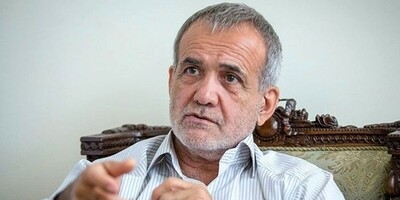 نگاهی به دکوراسیون بدون زرق و برق خانه مسعود پزشکیان؛ از مبلمانی قدیمی و نوستالژی تا ردپای صنایع دستی اصفهان بر دیوار و گلهای مصنوعی به سبک خانه مادربزرگ‌ها+عکس