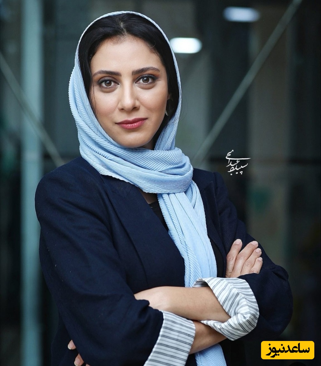 استایل جذاب و تو دل بروی مونا فرجاد با پافر چرم و کوتاه😎